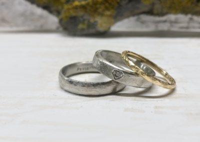 Platinringe mit Herzdiamant und Vorsteckring Juventi, Düneoptik