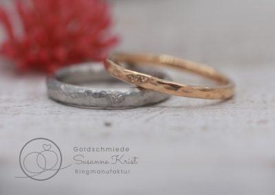 Ringe für zwei Frauen Platin-Rotgoldmix mit Herzchen