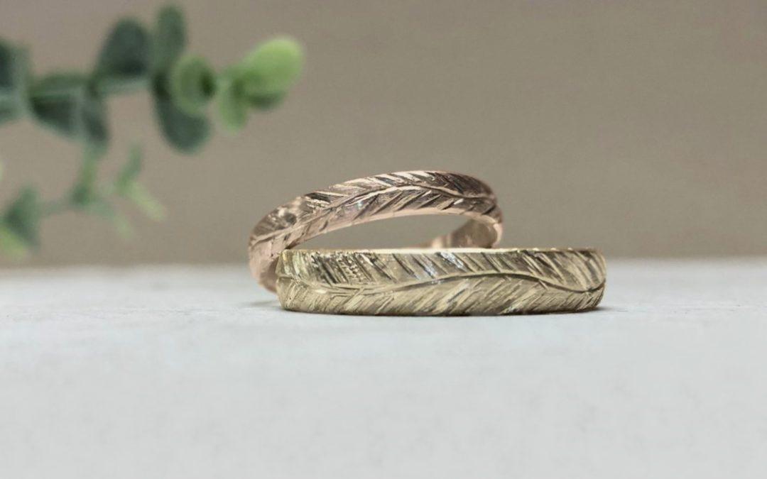 Ringe mit Federmuster in Rotgold Rosegold im Schwungfedermuster