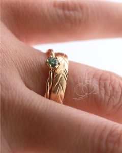 Vorsteckring Verlobungsring Kordel mit grünem Stein Bria